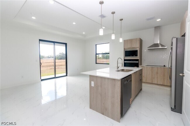 Foto del edificio - 731 Bering Ave S