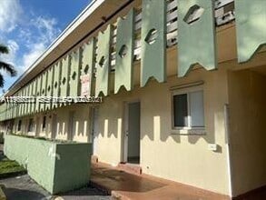 Building Photo - 981 NE 169th St