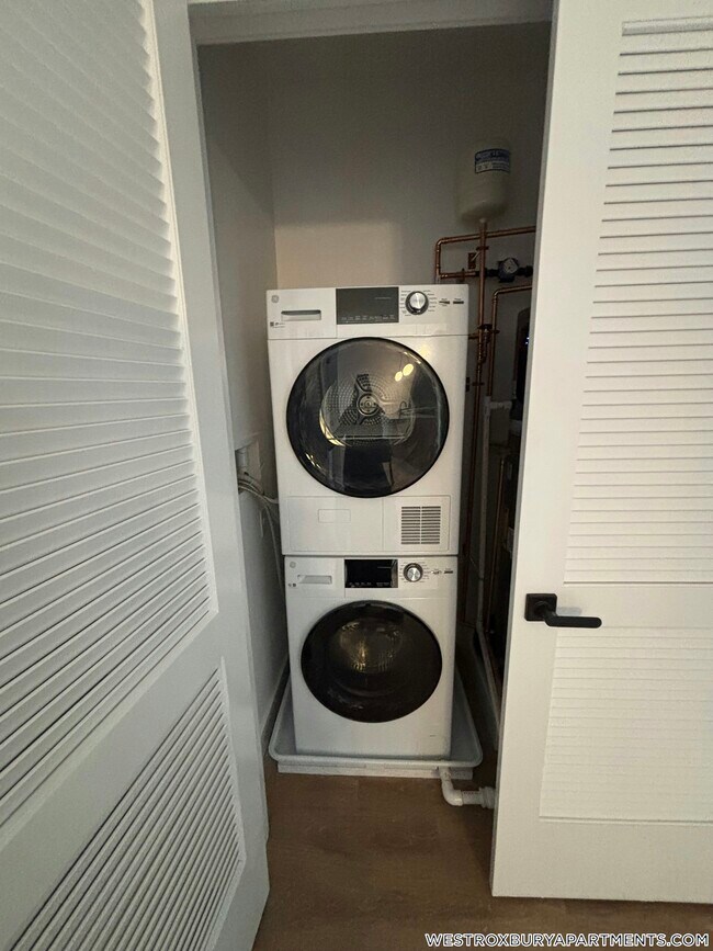 Building Photo - 199 Gardner St