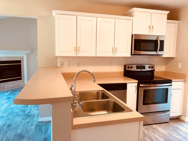 Foto del edificio - 1085 Forest Lake Terrace