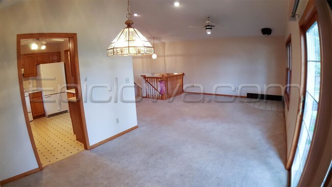 Building Photo - 1504 Brookdale Ln NE