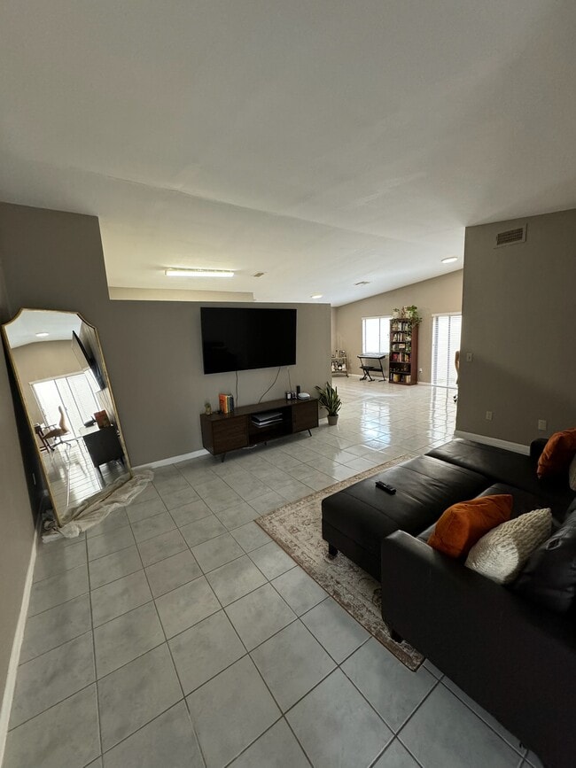 Building Photo - 14931 SW 92nd Terrace