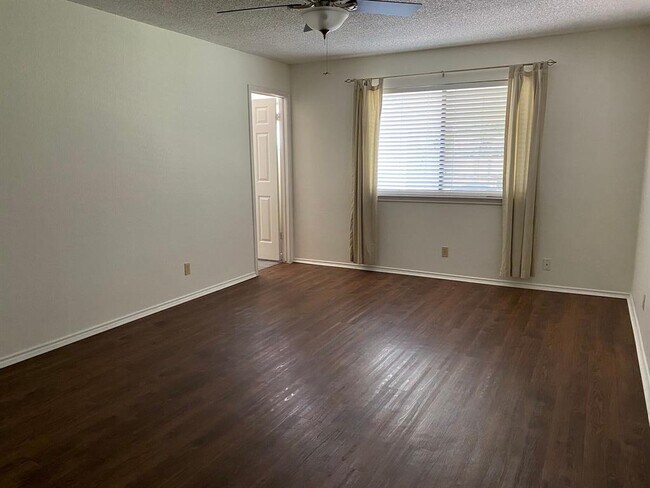 Foto del edificio - 9012 Frostwood Trail