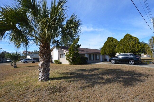 Foto del edificio - 7947 Pinehurst Dr