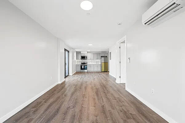 Foto del edificio - 43-34 53rd St