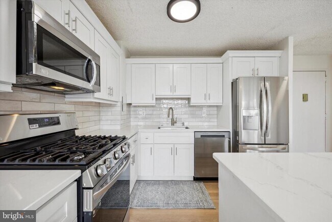 Foto del edificio - 1030 E Lancaster Ave