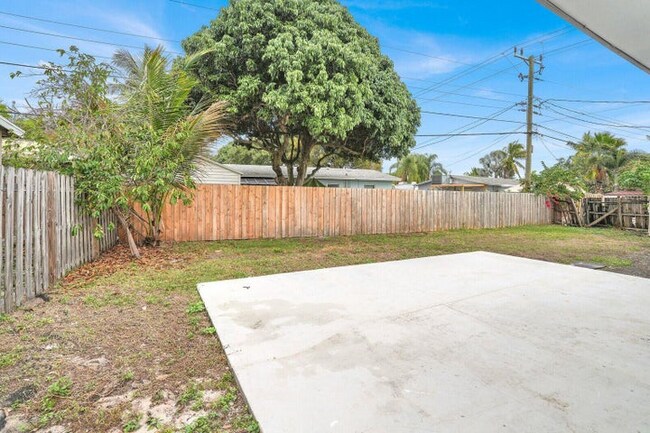 Foto del edificio - 1511 NE 32nd Ct