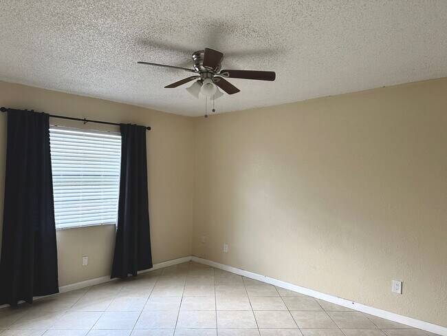 Foto del edificio - 11688 NW 45th St