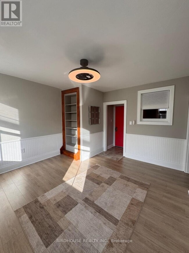 Building Photo - 134 Kent St W Building Photo - 134 Kent St W