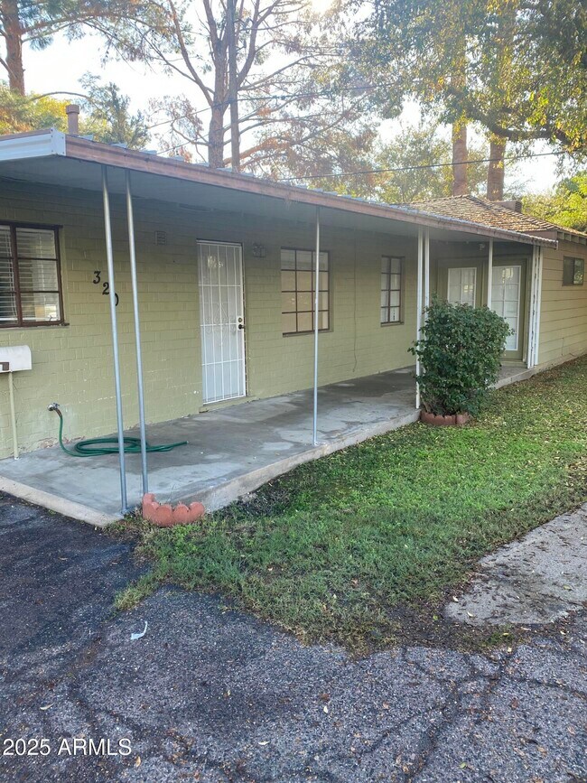 Foto del edificio - 318 W Georgia Ave