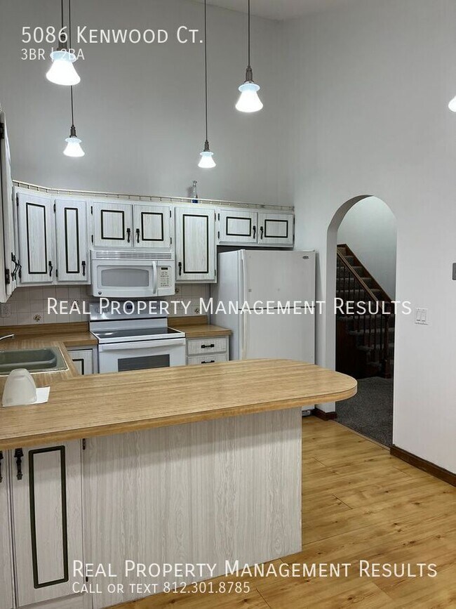 Foto del edificio - 5086 Kenwood Ct