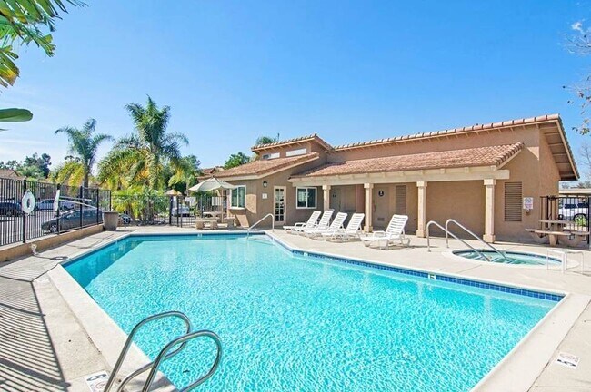 Foto del edificio - 214 Woodland Pkwy