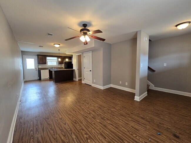 Foto del edificio - 1771-D SPRING WATER DR, CLARKSVILLE, TN 37040