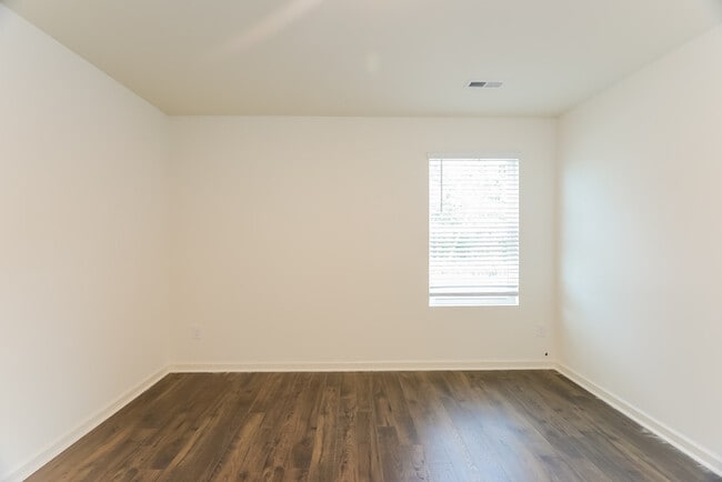 Building Photo - 3 Bedroom on Timber Leaf Loop