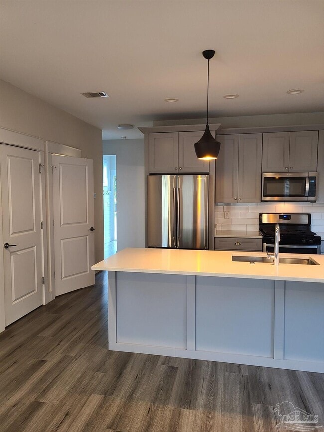 Foto del edificio - 603 N Reus St