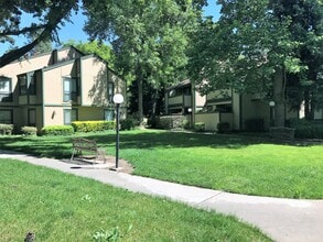 Building Photo - 100 Del Verde Cir