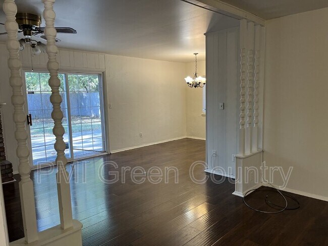 Foto del edificio - 2220 S 119th E Ave