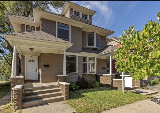 Foto del edificio - 709 Lafayette Ave SE