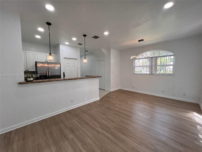 Foto del edificio - 3102 Coral Ridge Dr