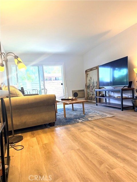 Foto del edificio - 1000 W MacArthur Blvd