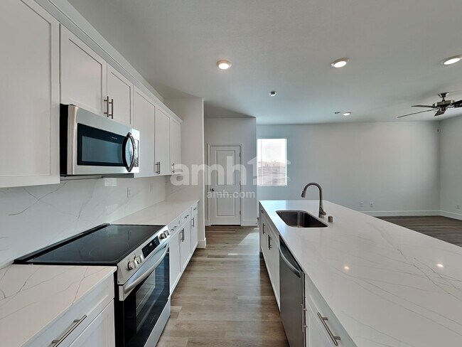 Foto del edificio - 5783 Morgans Mile Street