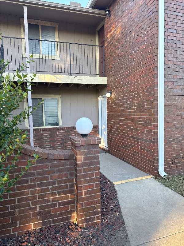 Primary Photo - 616 S Mt Carmel St