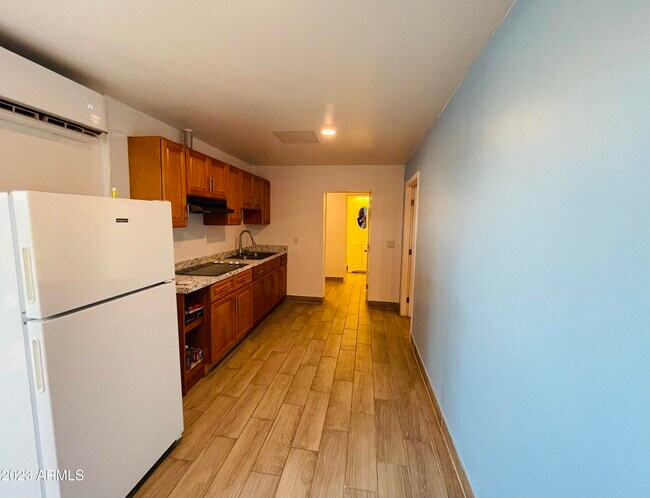 Building Photo - 4215 N 30th Dr