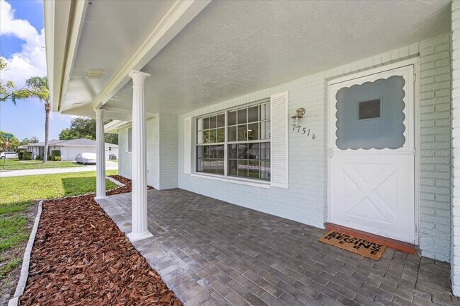 Foto del edificio - 7751 Cherrytree Ln