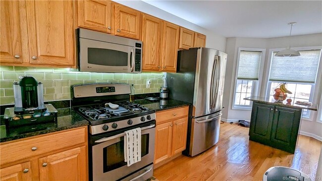Foto del edificio - 1306 Briar Woods Ln