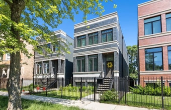 Building Photo - 544 E 46th Pl