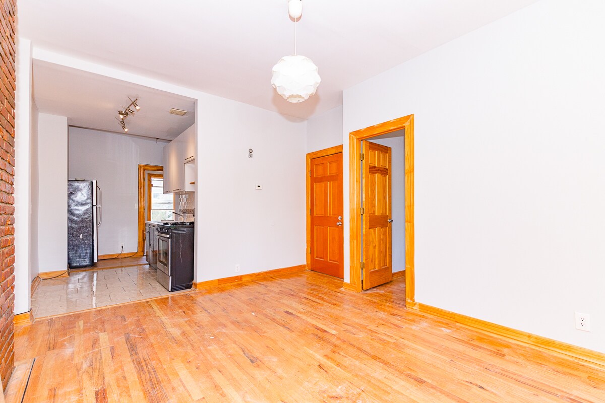 Primary Photo - 564 Willoughby Ave