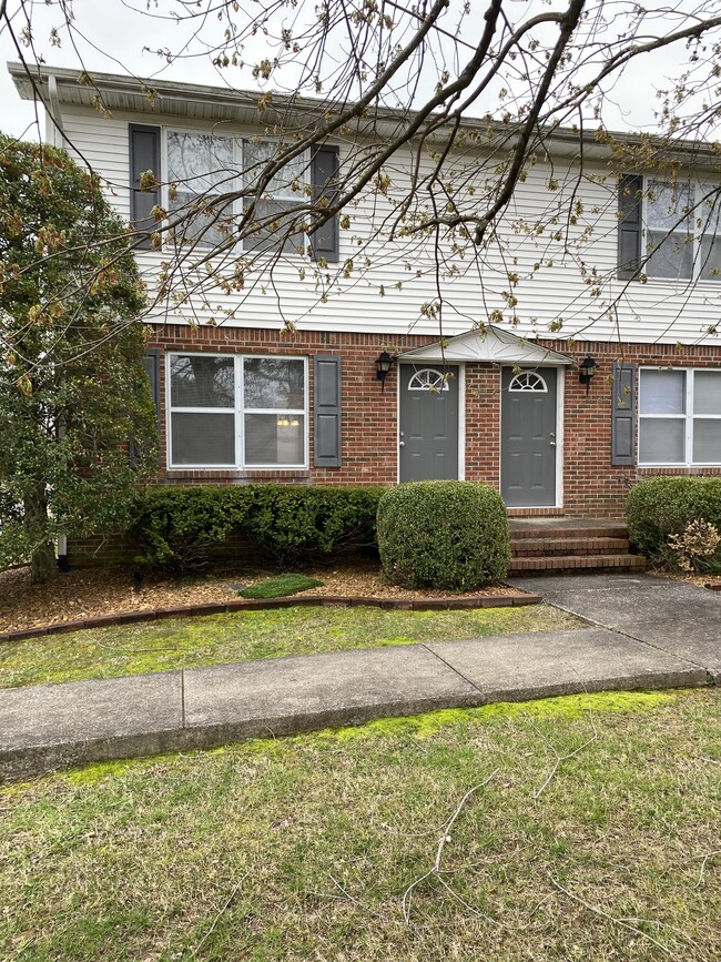 frente - 516 Deer Lick Pl