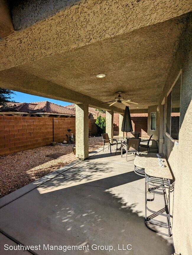 Foto del edificio - 3 br, 2 bath House - 8327 Hollywood Hills ...