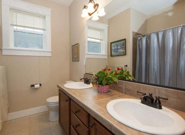 Building Photo - Beautiful 4 Bed, 2.5 Bath Rental home in P...