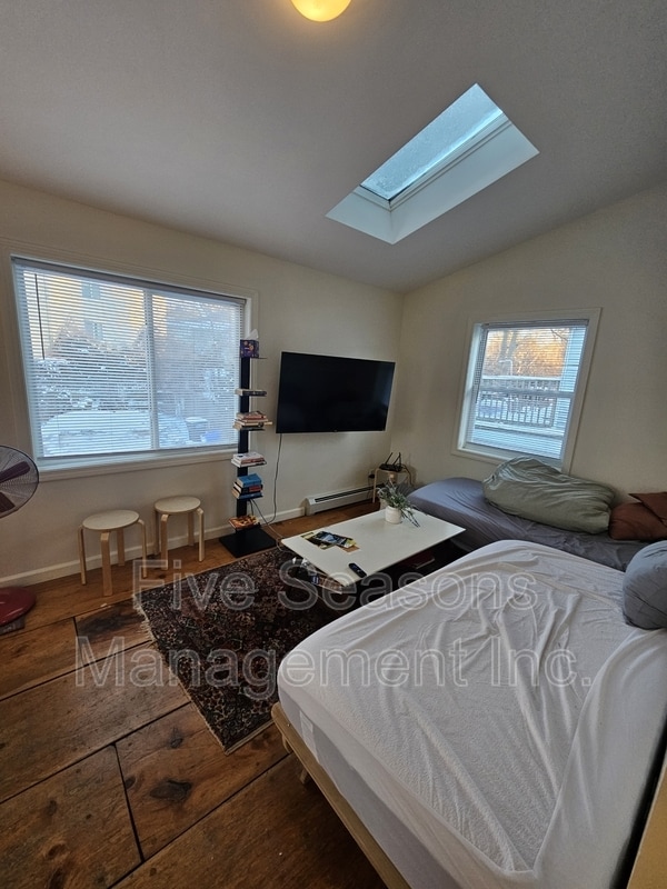 Building Photo - 22-24-24 Hayward St