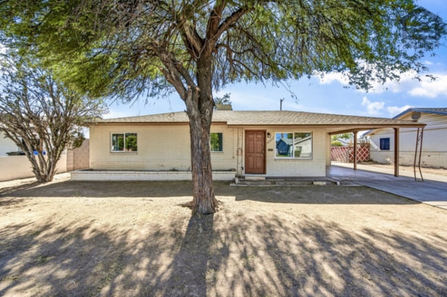 Photo - 4Bed/2Bath House at Glendale Ave/19th Ave! Ready for Immediate Move-In! – RV GATE! NO HOA!