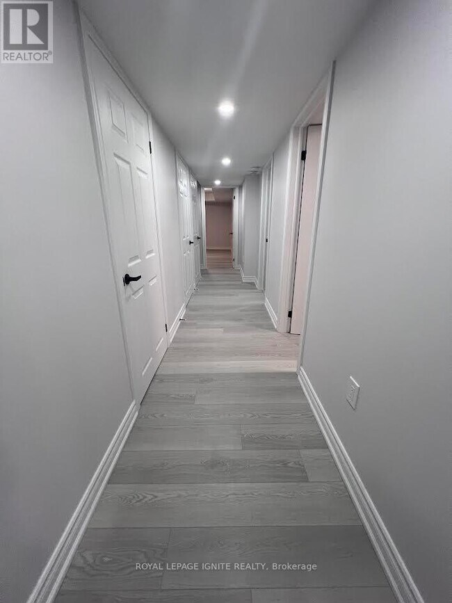 Photo du bâtiment - 2494 Kentucky Derby Way