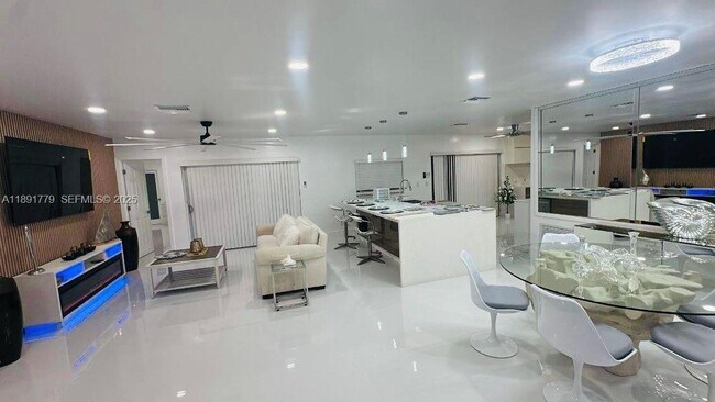 Foto del edificio - 541 SE 17th Ave