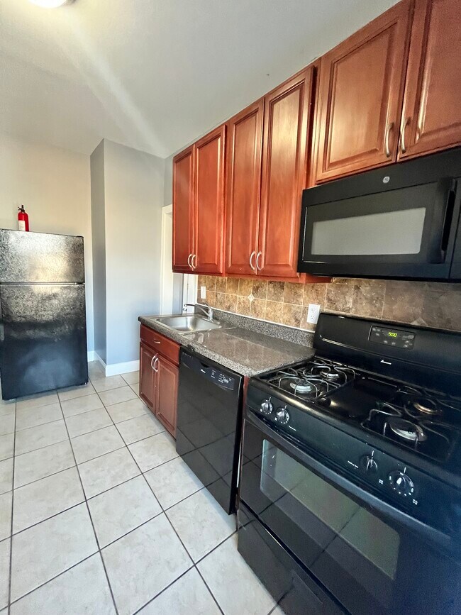42 West 29th St 4B - 40 W 29th St