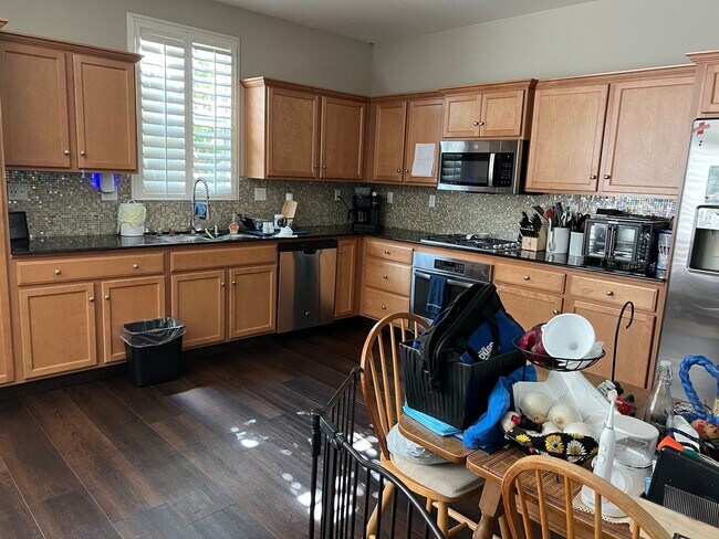 Building Photo - Beautifully Updated 3 Bedroom, 2.5 Bath Home In Clovis