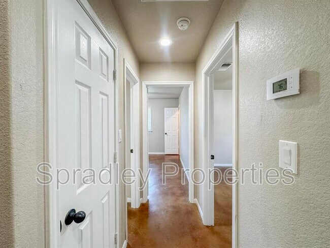 Foto del edificio - 1209 N Blair St