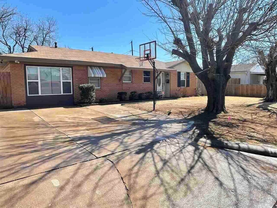 Primary Photo - 1703 Cimarron Trail