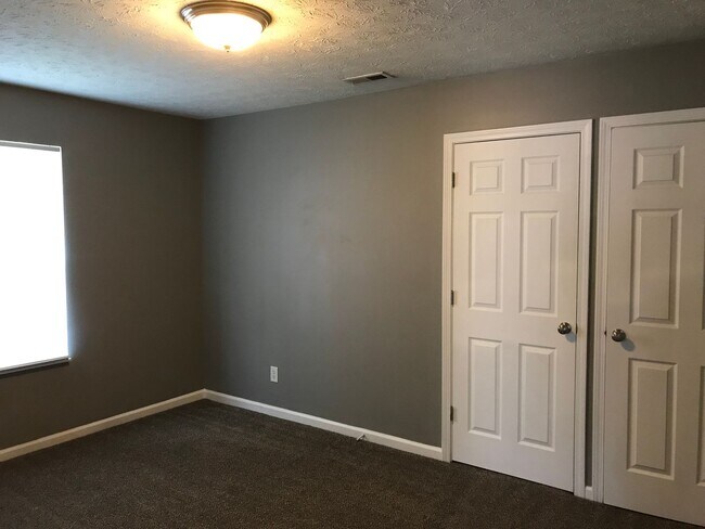 Foto del edificio - Warren Twp - 3 bedroom home