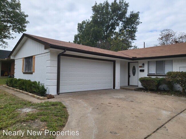 Foto del edificio - 3 br, 2 bath House - 1213 Carroll Dr