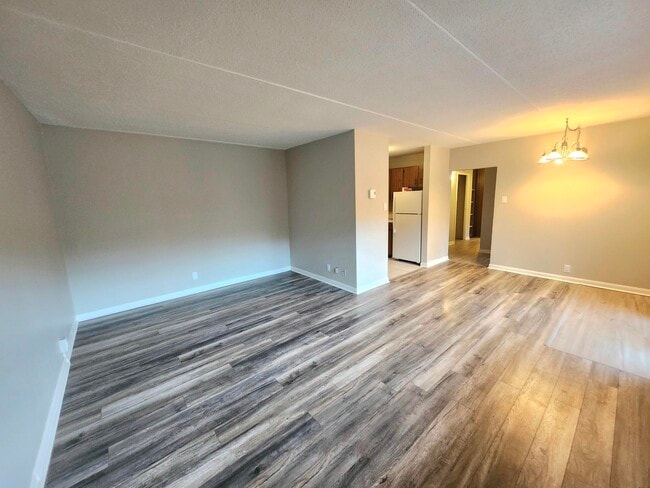 Building Photo - 411 Ellerdale St