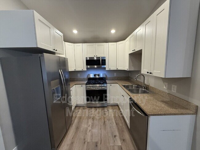 Foto del edificio - 765 68th St SE