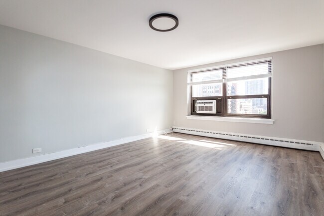 Foto del edificio - 419 W Wellington Ave