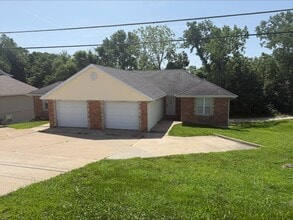 Building Photo - 2509 Southridge Dr