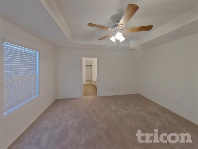 Building Photo - 2415 Carlow Ln