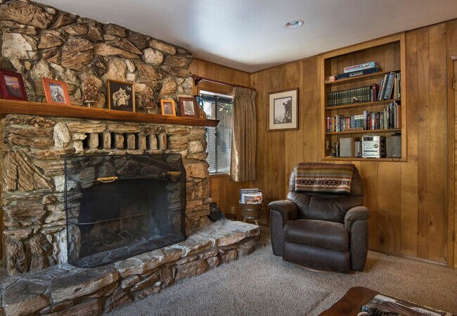 Foto del edificio - 8037 Raccoon Rd